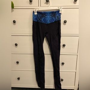 lululemon blue-waisted yoga pants size 4